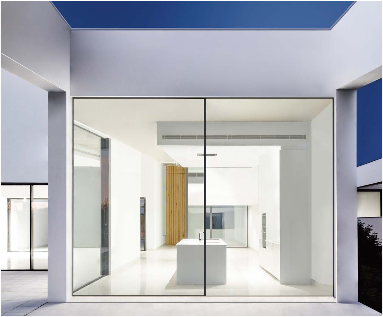Fenêtre coulissante minimaliste